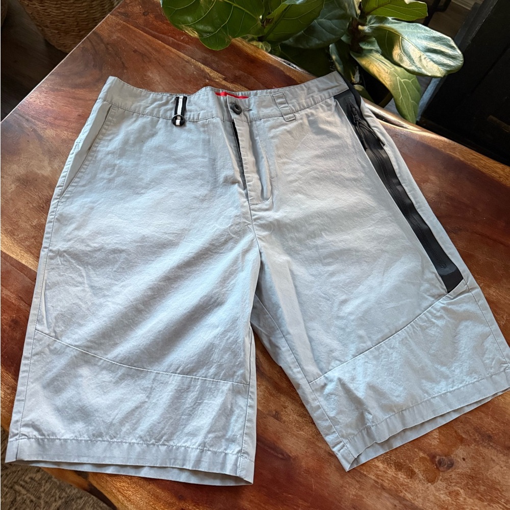 Nike Men's Light Gray Nike Athletic Shorts